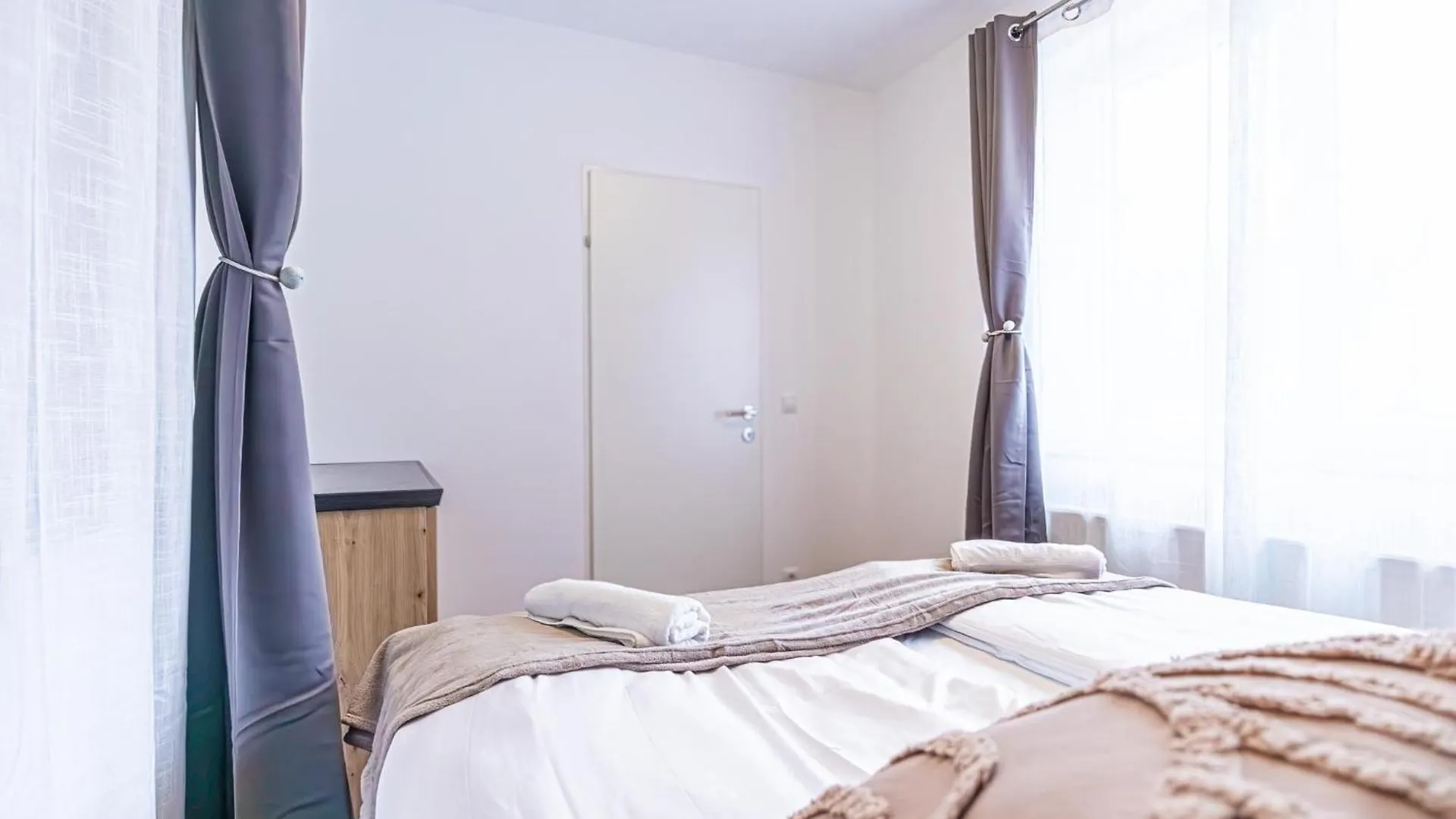 Charming 1Br And 1Lr Apt Modern Design Donaustadt Wiedeń