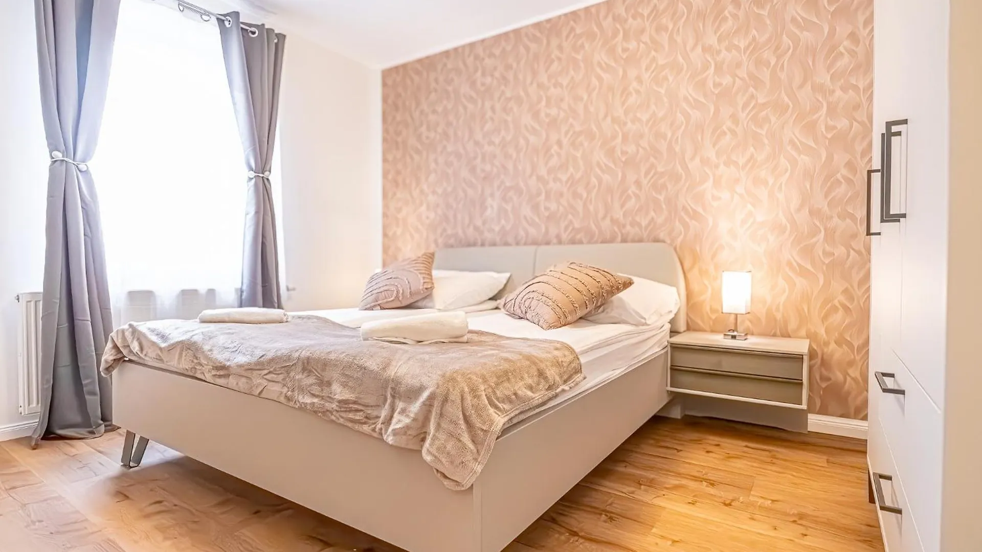 Charming 1Br And 1Lr Apt Modern Design Donaustadt Wiedeń