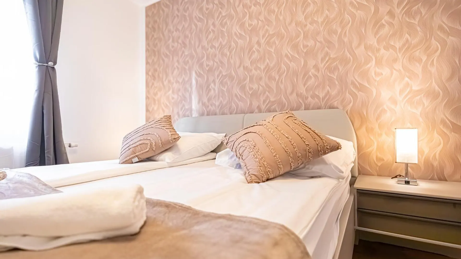 Charming 1Br And 1Lr Apt Modern Design Donaustadt Wiedeń Apartament