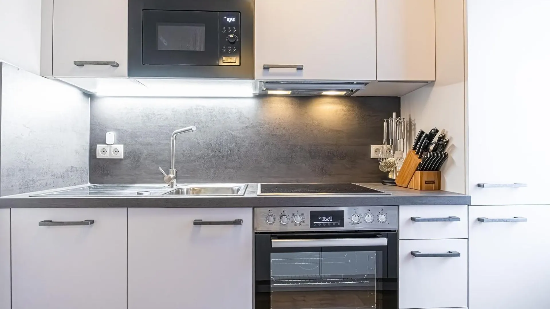 Charming 1Br And 1Lr Apt Modern Design Donaustadt Wiedeń Apartament