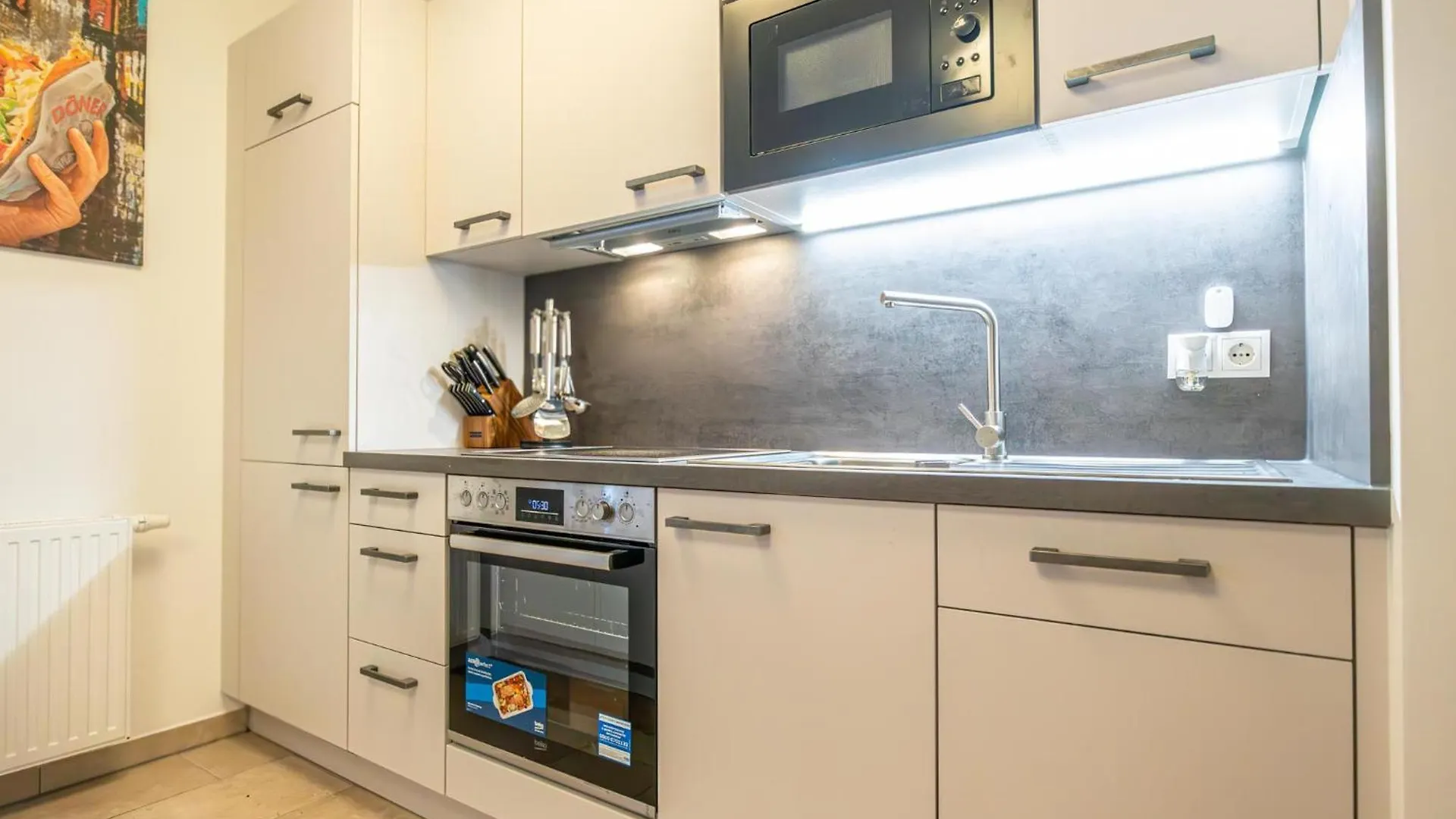 Charming 1Br And 1Lr Apt Modern Design Donaustadt Wiedeń