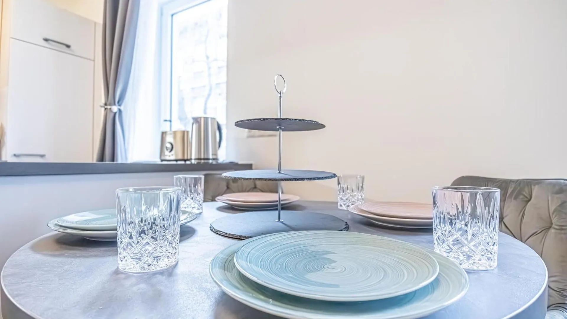 Charming 1Br And 1Lr Apt Modern Design Donaustadt Wiedeń Apartament