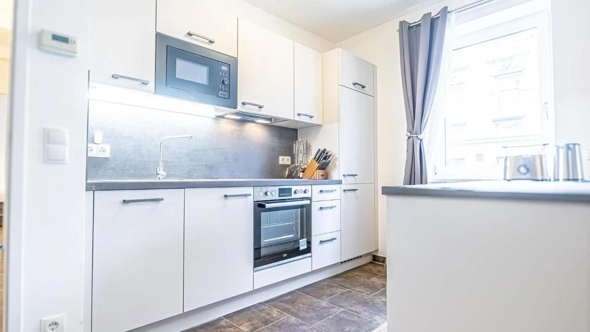 Charming 1Br And 1Lr Apt Modern Design Donaustadt Wiedeń