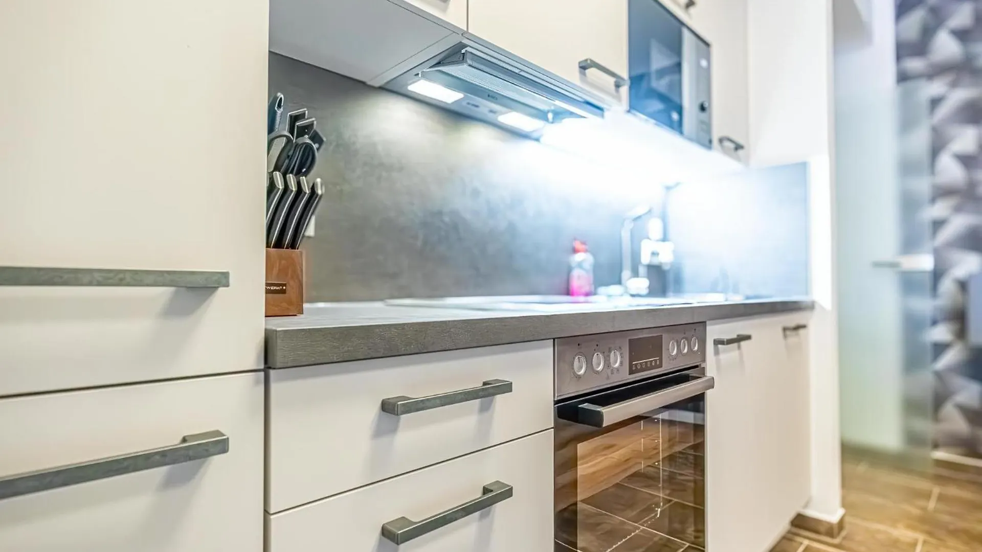 Charming 1Br And 1Lr Apt Modern Design Donaustadt Wiedeń