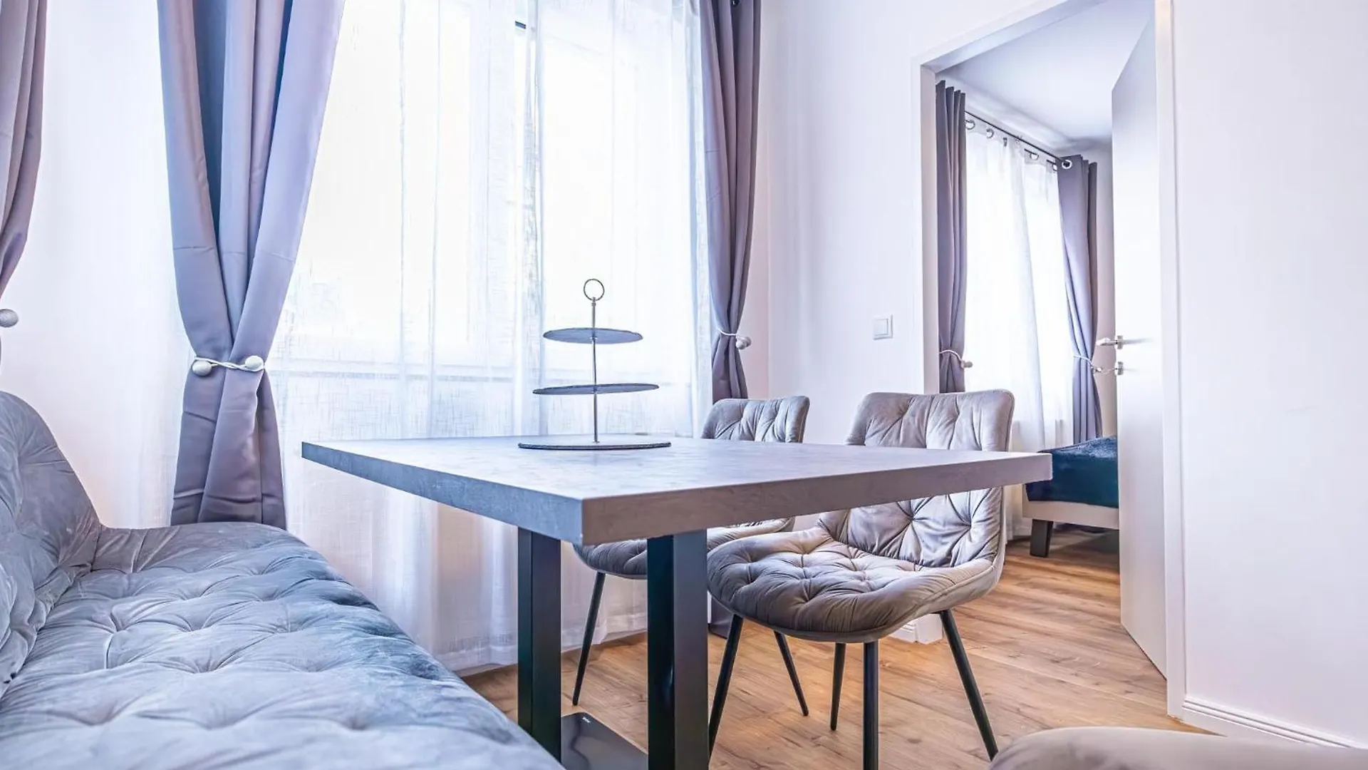 Apartament Charming 1Br And 1Lr Apt Modern Design Donaustadt Wiedeń