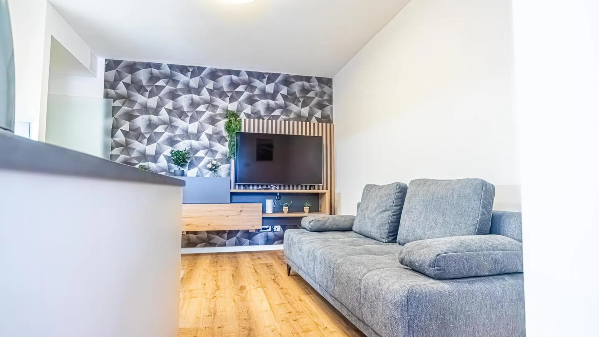 Apartament Charming 1Br And 1Lr Apt Modern Design Donaustadt Wiedeń